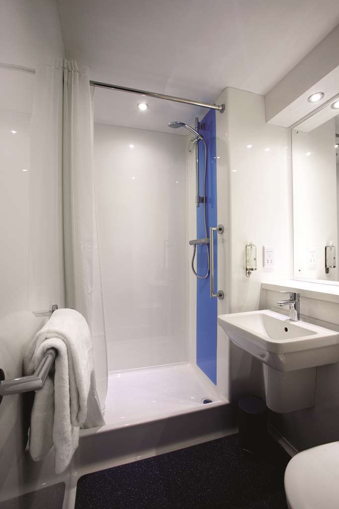 Travelodge Plymouth Roborough 객실 사진