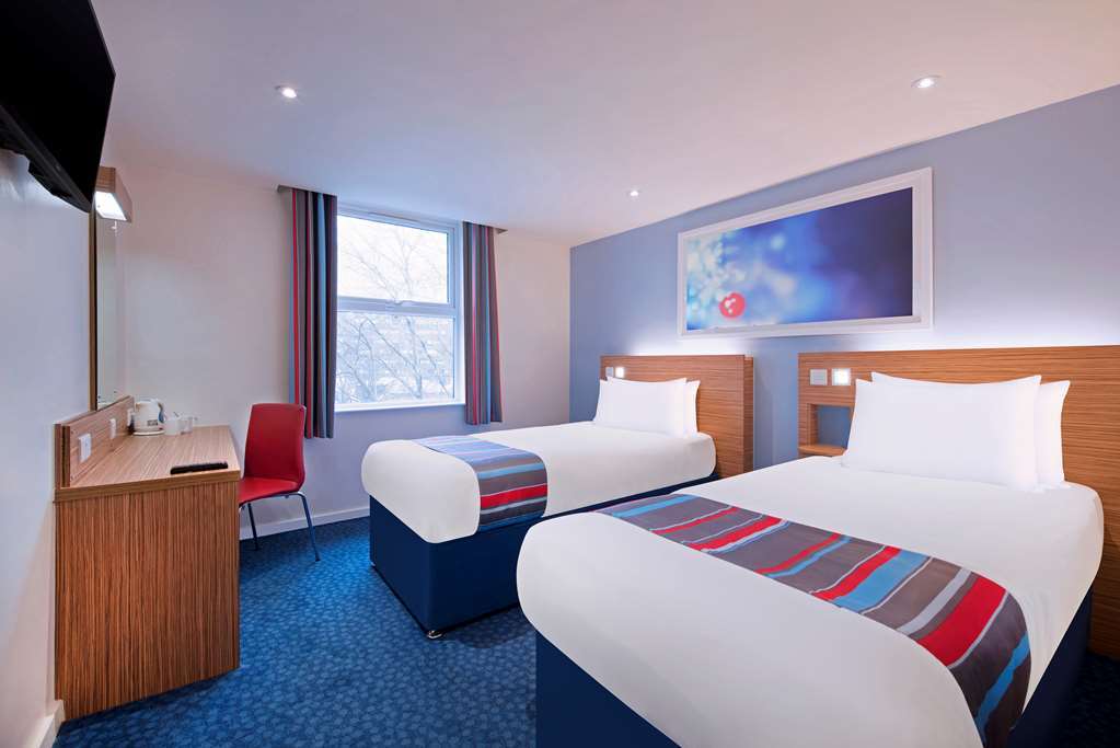 Travelodge Plymouth Roborough 객실 사진